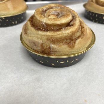 Heirloom Bakery - Desserts Near Me - Auburn, Indiana