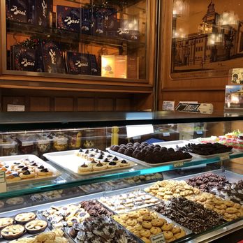 Giolitti - Cookies! But why when there's gelato?! - Ice Cream & Frozen Yogurt Near Me - Rome, RM Giolitti - Cookies! But why when there's gelato?! - Ice Cream & Frozen Yogurt Near Me - Rome, RM