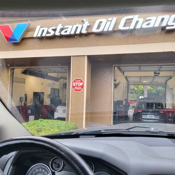 Valvoline Instant Oil Change - First time.  Usually go jiffy lube.  20$ cheaper here. It's been a wait but they say I stay in the vehicle while waiting. - Oil Change Stations Near Me - Gresham, Oregon