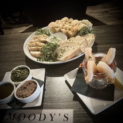 Moody's Lounge by null