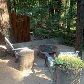 Glen Oaks Big Sur - Sycamore cabin - lounge chairs and fire pit (with cover on) - Hotels Near Me - Big Sur, California Glen Oaks Big Sur - Sycamore cabin - lounge chairs and fire pit (with cover on) - Hotels Near Me - Big Sur, California