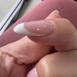 Elegant's Nails - Horrible work