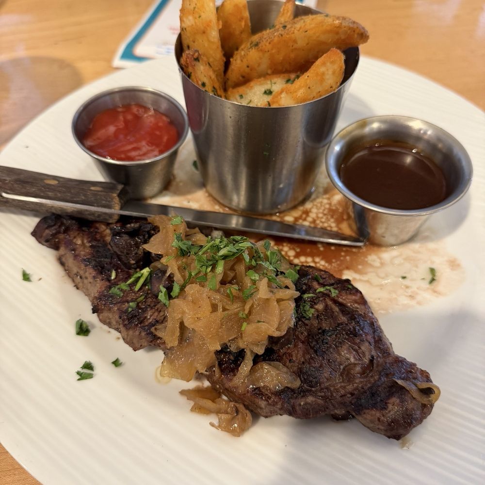 Albert's Restaurant - Steak Frites - American Near Me - San Diego, California Albert's Restaurant - Steak Frites - American Near Me - San Diego, California