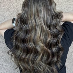 Blossomed Beauty Lounge - Hair stylist-Riley