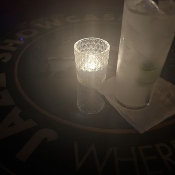 Jazz Showcase - Jazz & Blues Near Me - Chicago, Illinois
