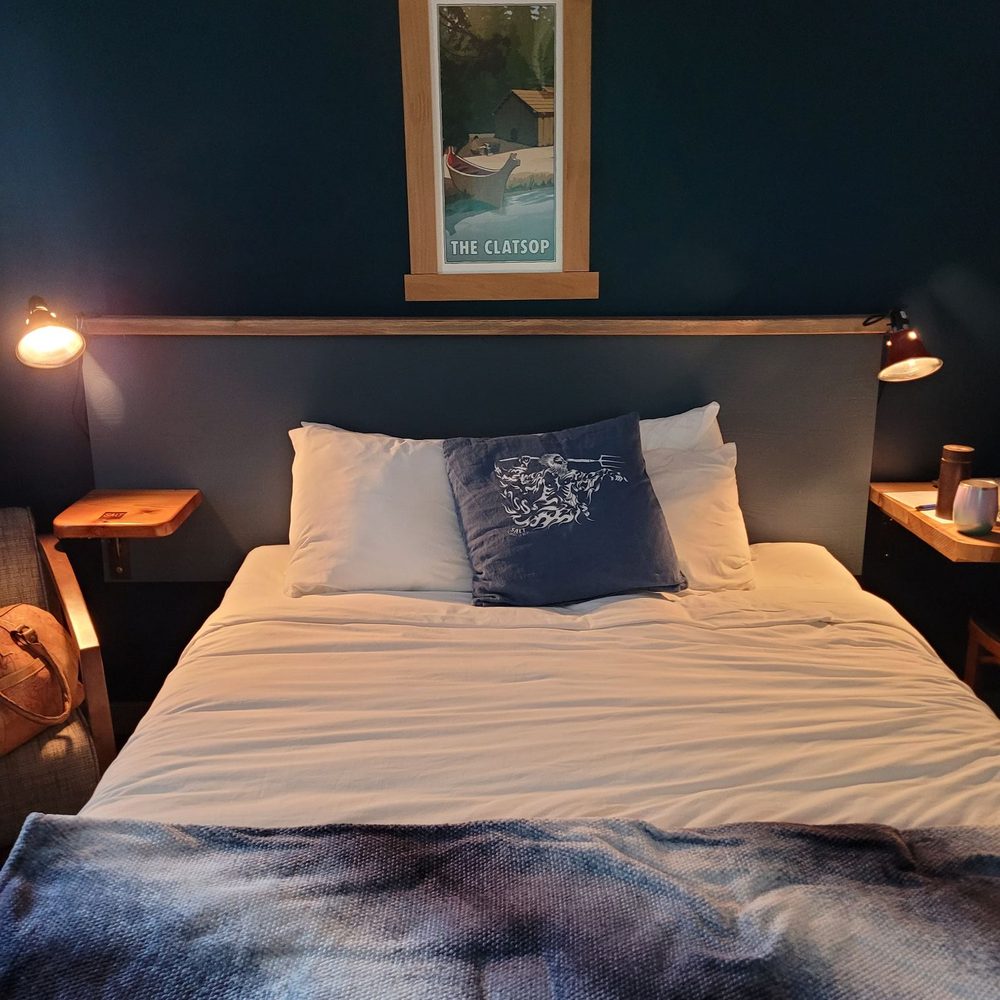 Salt Pub - My room - New American Near Me - Ilwaco, Washington Salt Pub - My room - New American Near Me - Ilwaco, Washington