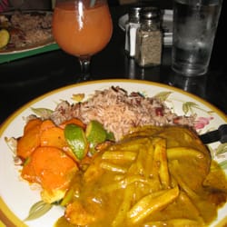 Konga Cafe - West Indian Curry Chicken - mild yellow Jamaican curry with green apples.  And rum punch.