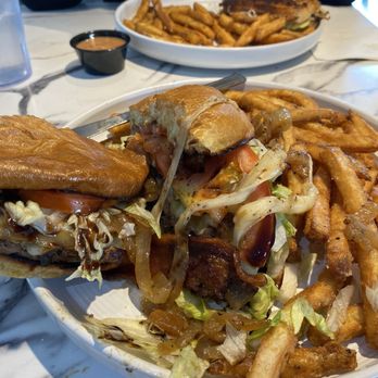 Bear Bear - Miso glazed mushroom melt - Breakfast & Brunch Near Me - Leavenworth, Washington Bear Bear - Miso glazed mushroom melt - Breakfast & Brunch Near Me - Leavenworth, Washington