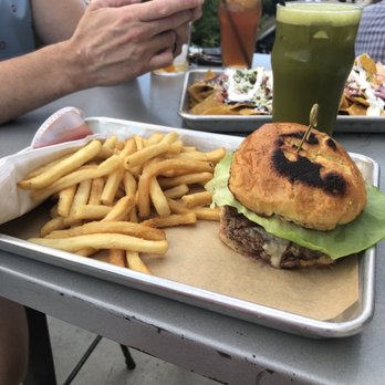 Caboose Commons - Taphouse Burger - Breweries Near Me - Fairfax, Virginia