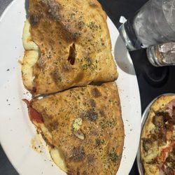 Erbelli's Gourmet Pizzeria, Italian Bistro & Pub - Erbellis Calzone
