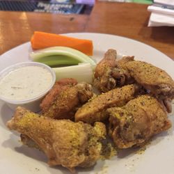 Delaney's Restaurant & Tap Room - Lemon pepper Wings (6)