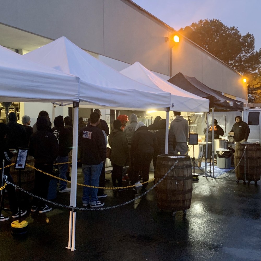 Los Originales - Expect lines and long waits even in the cold and rain. - outside - Tacos Near Me - Antioch, California Los Originales - Expect lines and long waits even in the cold and rain. - outside - Tacos Near Me - Antioch, California