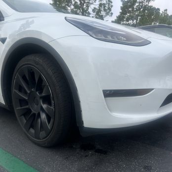 Fix Auto El Segundo Jim & Jacks - Zoom out of right front bumper damage. - Body Shops Near Me - El Segundo, California