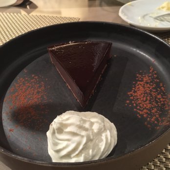 Les Cocottes - Chocolate tart goodness - Bistros Near Me - Paris, 01 Les Cocottes - Chocolate tart goodness - Bistros Near Me - Paris, 01