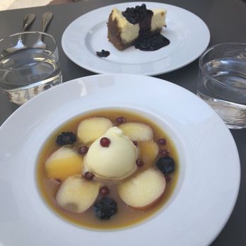 Café de Mars - Passionfruit sorbet in front. Goat cheese and blueberries behind. - French Near Me - Paris, 75