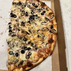 The Brooklyn Pizzeria - Half veggie pizza, sorry we were hungry. Tasty pie!