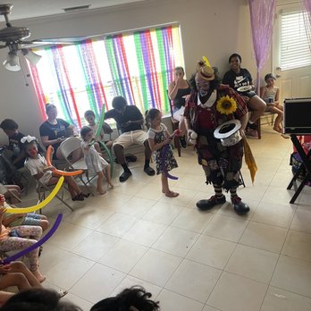 Stubby and Wing Nut’s Clown Show - Clowns Near Me Stubby and Wing Nut’s Clown Show - Clowns Near Me