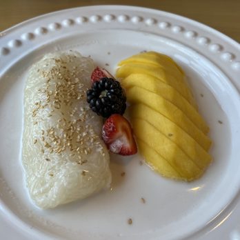 Bamboo Thai Restaurant - Sweet Sticky Rice with Mango - Thai Near Me - Brighton, Massachusetts