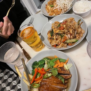 Sisters Thai  - Crispy Duck Krapow, Drunken Noodles - Thai Near Me - Alexandria, Virginia