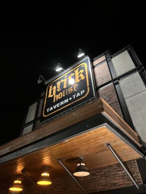 Brick House Tavern + Tap by null