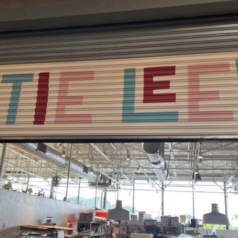 Leftie Lees - Food Stands Near Me - Avondale Estates, Georgia