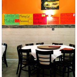 Golden Dragon BBQ & Seafood House - Restaurant interior
