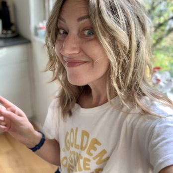 Lynn Caldeiro Styling at Studio Three - Hair Stylists Near Me - Seattle, Washington Lynn Caldeiro Styling at Studio Three - Hair Stylists Near Me - Seattle, Washington