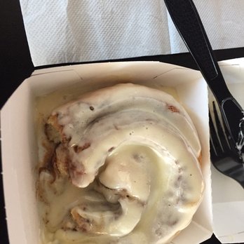 Cinnaholic - Cinnamon role with cream cheese icing - Bakeries Near Me - Henderson, Nevada