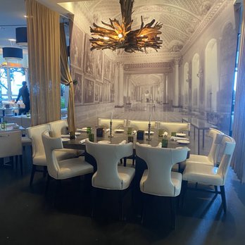 Crazy About You - Indoor table scape & seating - Mediterranean Near Me - Miami, Florida