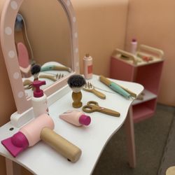 Ity Bity's Playhouse