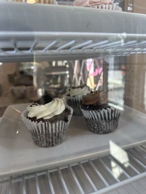 Polkadots Cupcake Factory by null