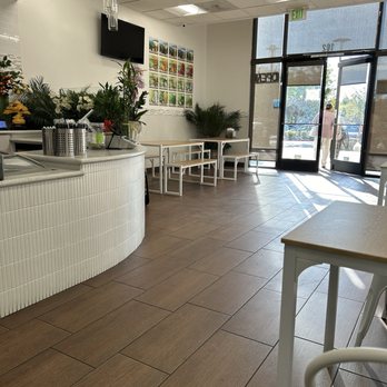 Cane Corner - Indoor seating - Juice Bars & Smoothies Near Me - Elk Grove, California Cane Corner - Indoor seating - Juice Bars & Smoothies Near Me - Elk Grove, California
