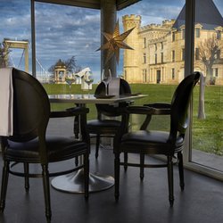 Le Prince Noir - Vue sur le parc, le château et le pont d'Aquitaine