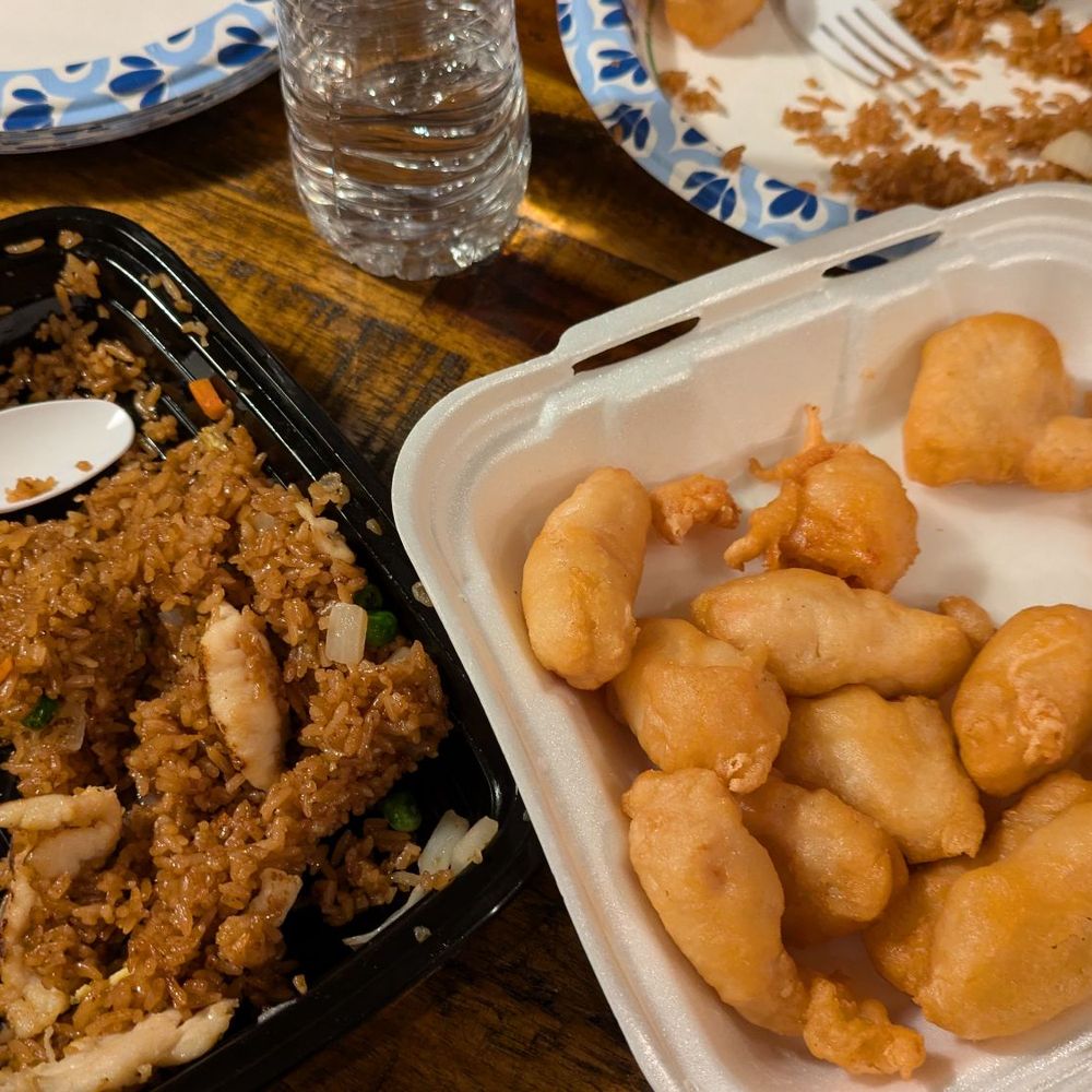 Z's Wok - Chicken fried rice and sweet and sour chicken - Chinese Near Me - Lewisville, Texas Z's Wok - Chicken fried rice and sweet and sour chicken - Chinese Near Me - Lewisville, Texas