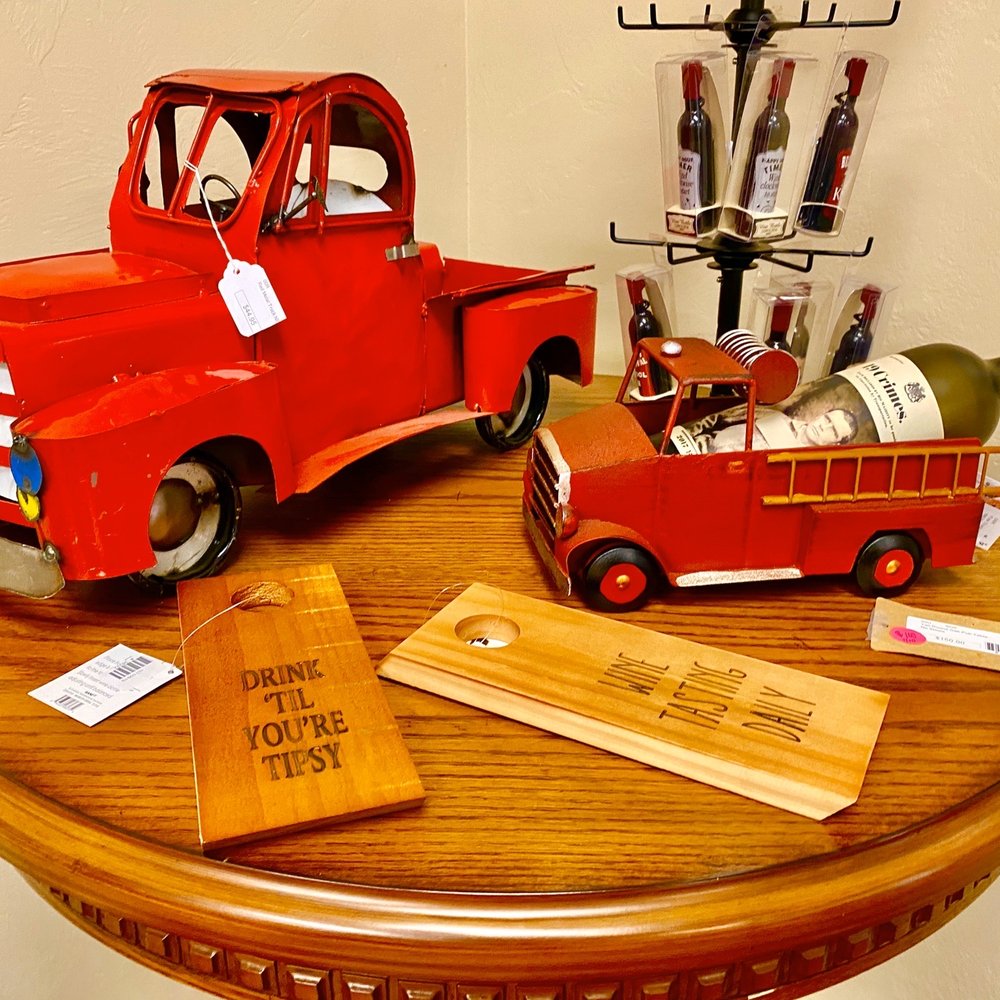 Rooster Cottage Consignment Gallery - Used, Vintage & Consignment Near Me - Mesquite, Nevada Rooster Cottage Consignment Gallery - Used, Vintage & Consignment Near Me - Mesquite, Nevada