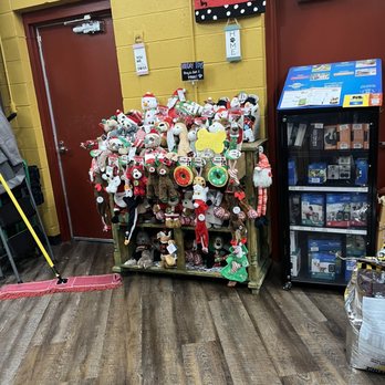 Hollywood Feed - Pet Stores Near Me - Chamblee, Georgia