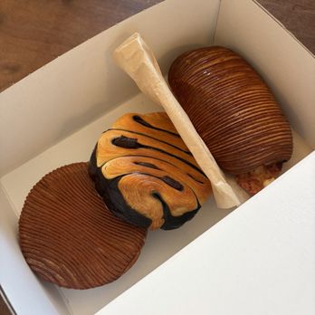 Madrona Bakery - Bakeries Near Me - Mill Valley, California