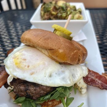 Granfalloon Restaurant & Bar - Bison Burger - Sports Bars Near Me - Kansas City, Missouri