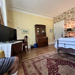 Four Chimneys Inn - Our room the first night