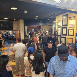 40 minutes wait on Sunday brunch. 40 minutes wait on Sunday brunch.