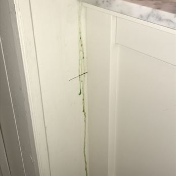 Mammoth Mountain Chalets - Chalet 14 green substance on wall in bathroom. - Hotels Near Me - Mammoth Lakes, California Mammoth Mountain Chalets - Chalet 14 green substance on wall in bathroom. - Hotels Near Me - Mammoth Lakes, California