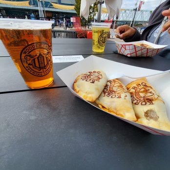Bridgeview Box Park - Food Court Near Me - Newport, Kentucky