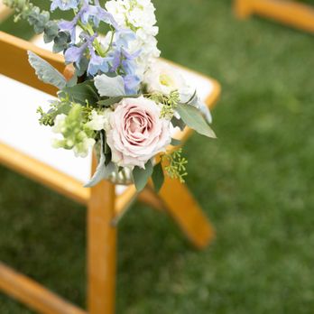 Flowers By Rebekah - Photo by Jennifer Bagwell Photography - Floral Designers Near Me
