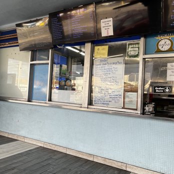 Upscale Hawaii - Diners Near Me - Honolulu, Hawaii