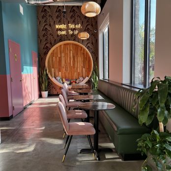 Stemma Craft Coffee - Inside seating - Coffee Roasteries Near Me - Orlando, Florida Stemma Craft Coffee - Inside seating - Coffee Roasteries Near Me - Orlando, Florida
