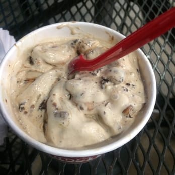 Cold Stone Creamery - Founder's Favorite - w/ butter pecan ice cream as base. - Ice Cream & Frozen Yogurt Near Me - Cerritos, California