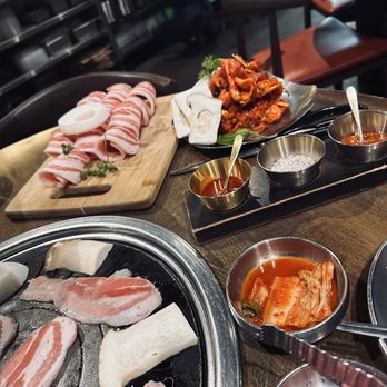 Sizzle Korean Barbeque - Assorted meat/kimchi - Korean Near Me - Phoenix, Arizona Sizzle Korean Barbeque - Assorted meat/kimchi - Korean Near Me - Phoenix, Arizona