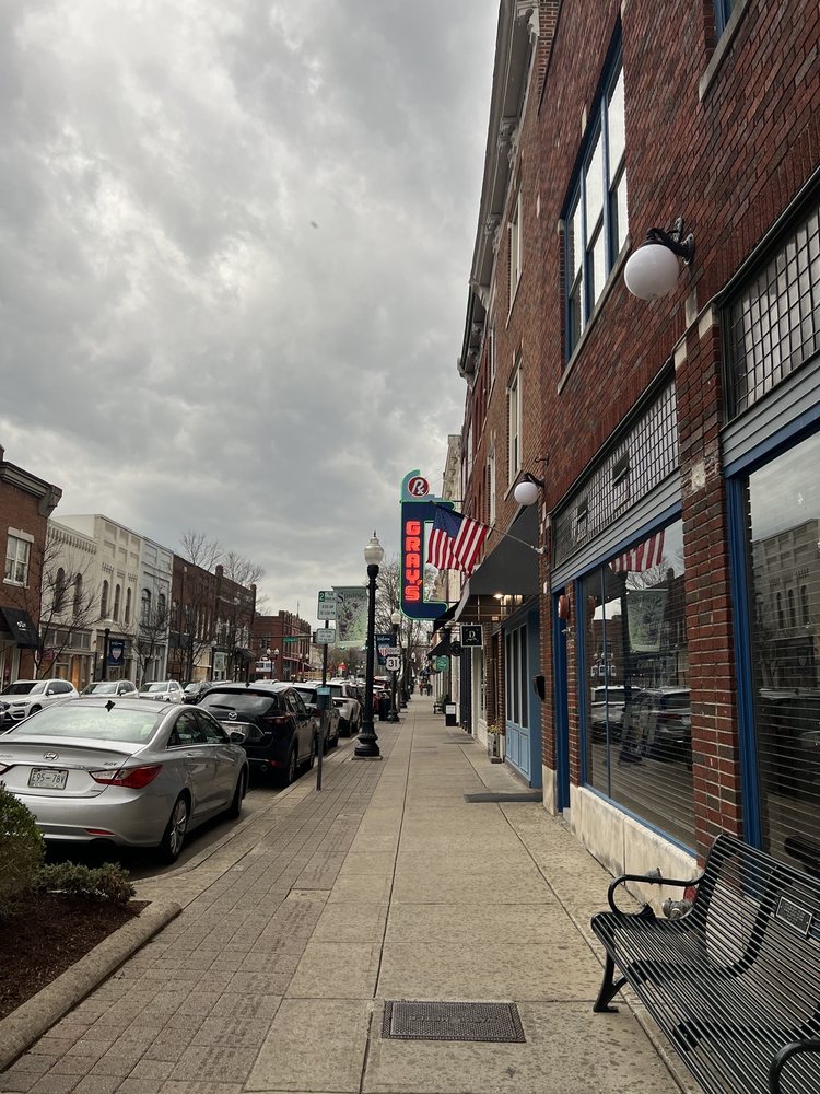 GRAY'S On Main