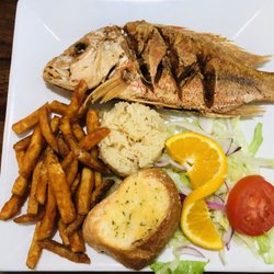 Mariscos Pacifico Nayarit - Fried red snapper