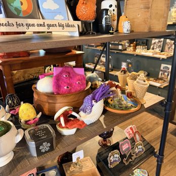 Ginger & Raven - Gift Shops Near Me - Sacramento, California Ginger & Raven - Gift Shops Near Me - Sacramento, California
